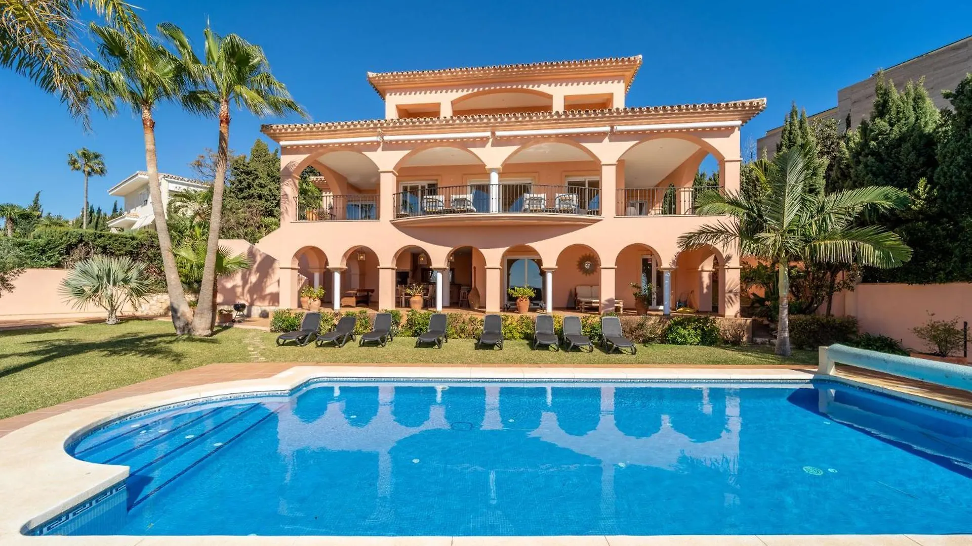 Beachside Villa With Panoramic Sea Views Benalmadena 0*,
