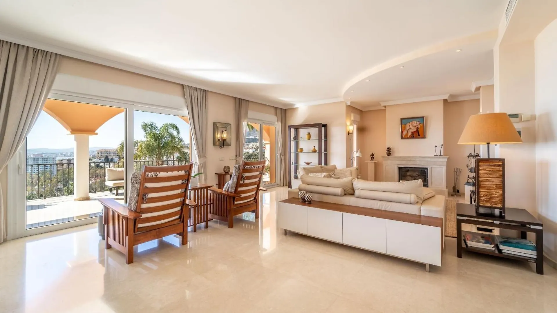 Beachside Villa With Panoramic Sea Views Benalmadena