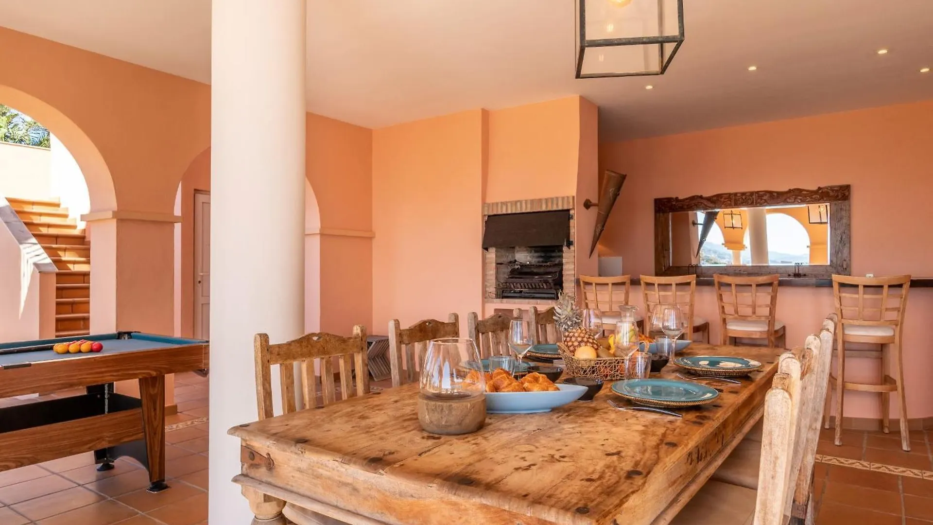 Beachside Villa With Panoramic Sea Views Benalmadena