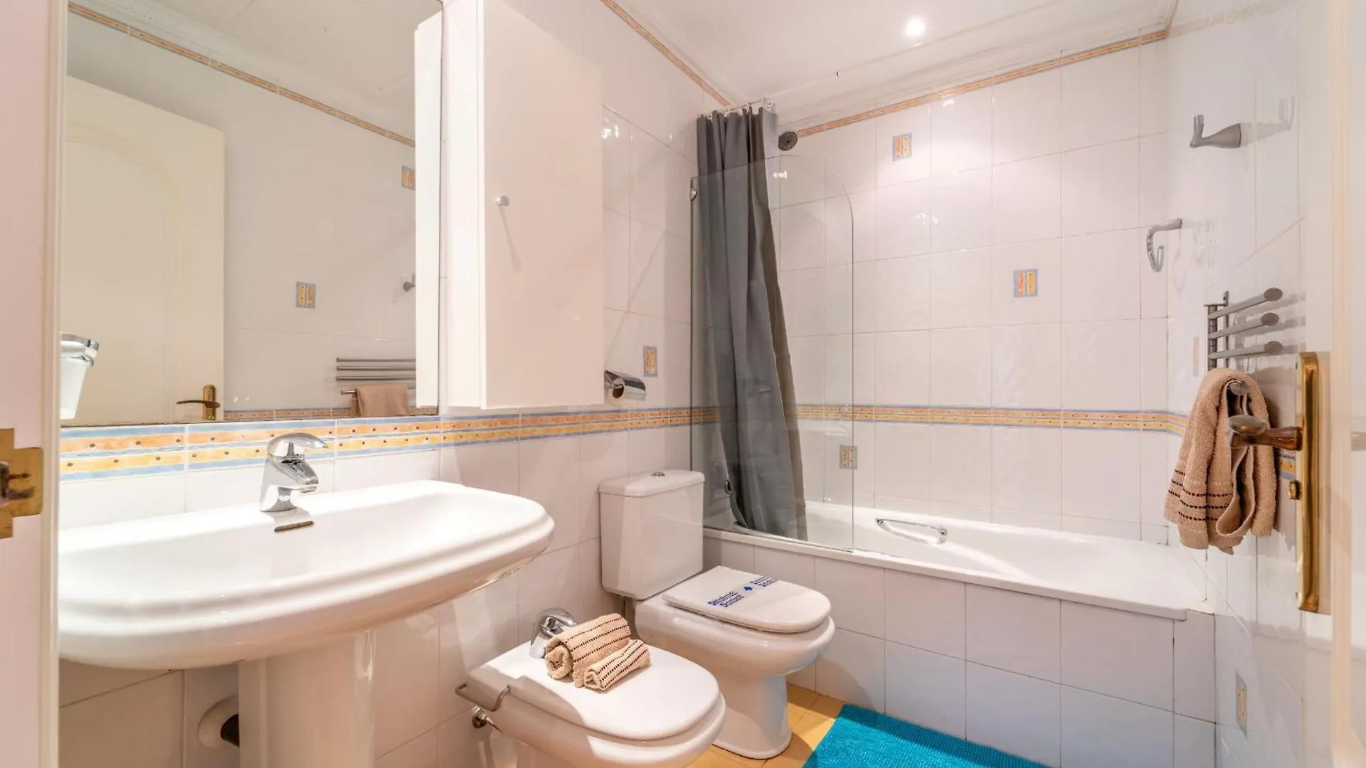 Beachside Villa With Panoramic Sea Views Benalmadena