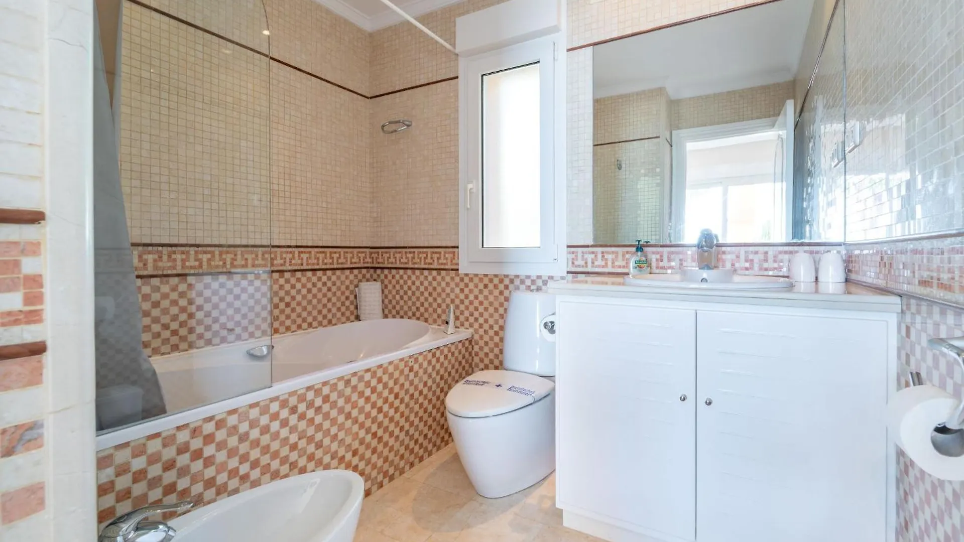 Beachside Villa With Panoramic Sea Views Benalmadena